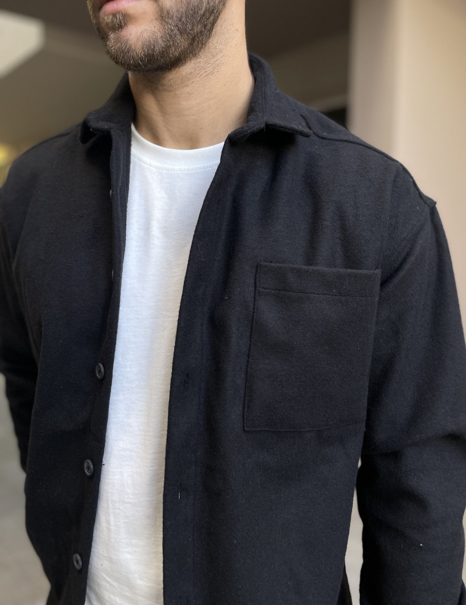 Ανδρικό μαύρο Overshirt με γιακά RMZ328M φωτογραφία